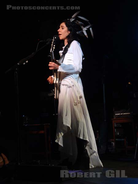 PJ HARVEY - 2011-02-14 - PARIS - La Maroquinerie - 